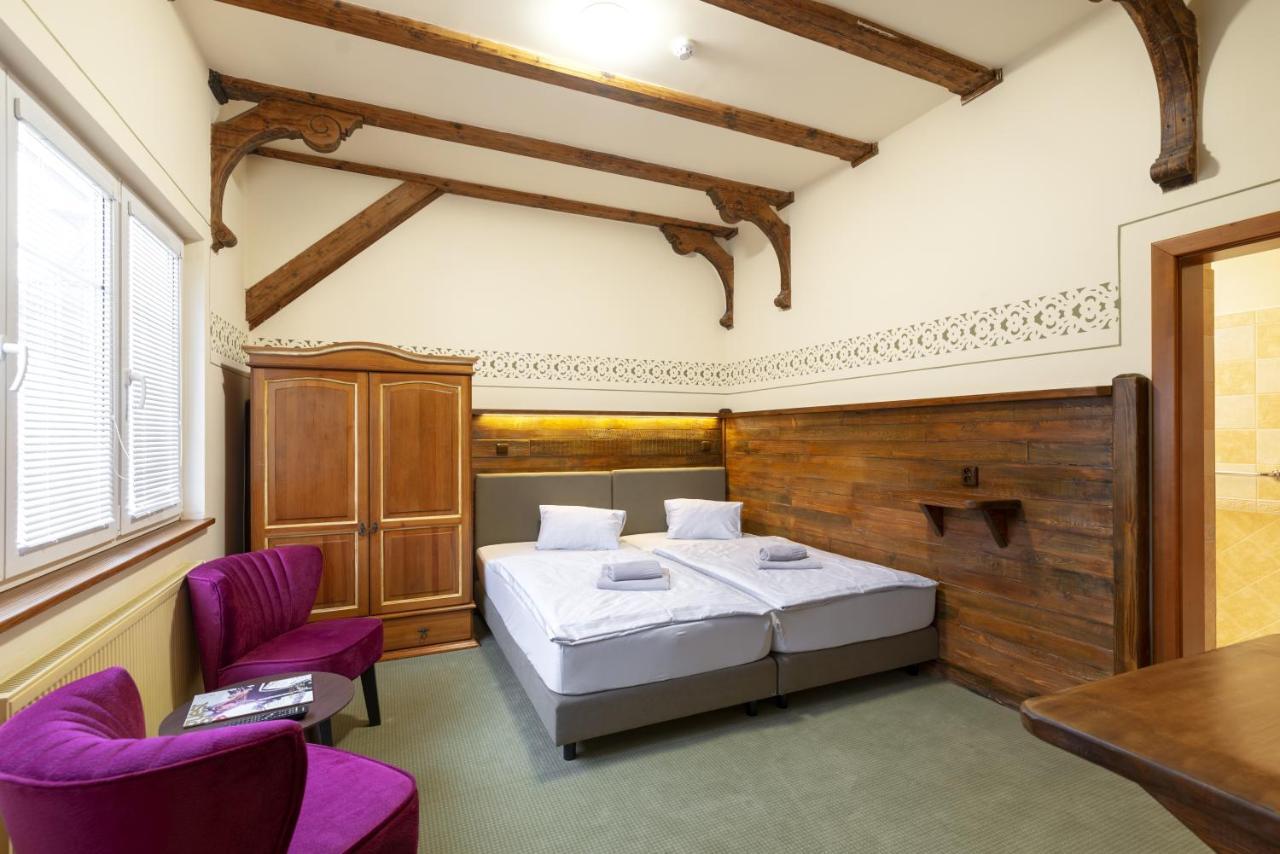 U Simla Hotel 3*